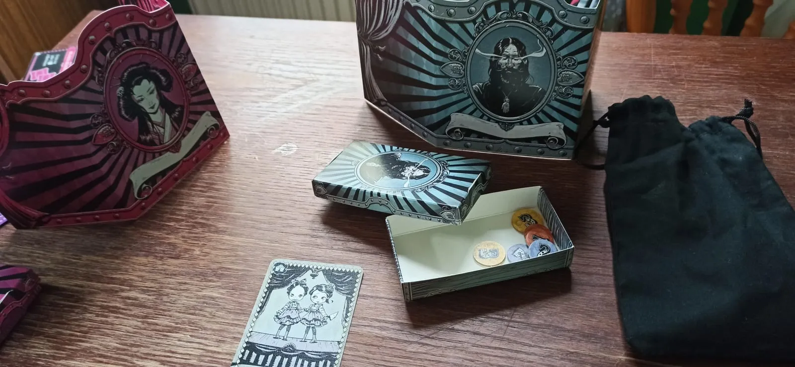 Dreadful Circus — gra na stole Angry BoardGamer, zdjęcie 2