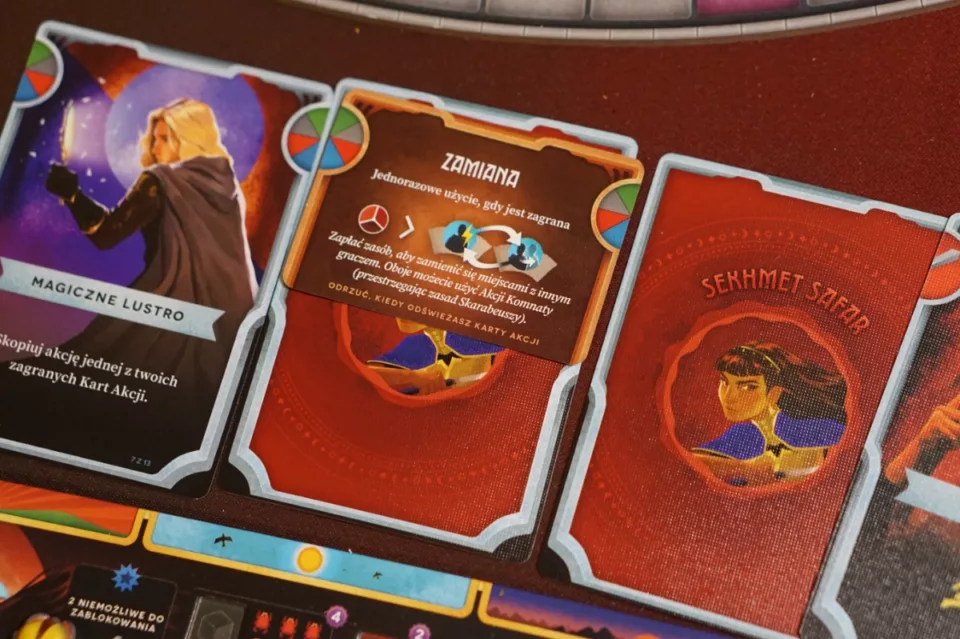 Karty Akcji - recenzja gry planszowej Weirdwood Manor na Angry Boardgamer